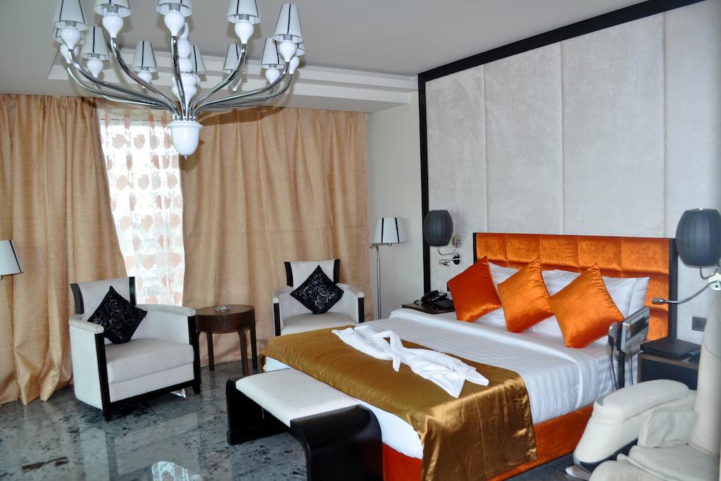 The Panache Hotel Патна Екстериор снимка