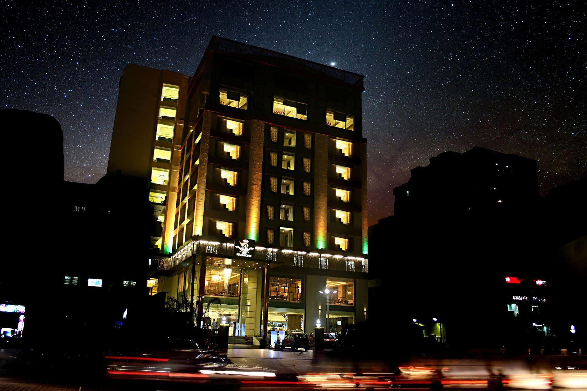 The Panache Hotel Патна Екстериор снимка