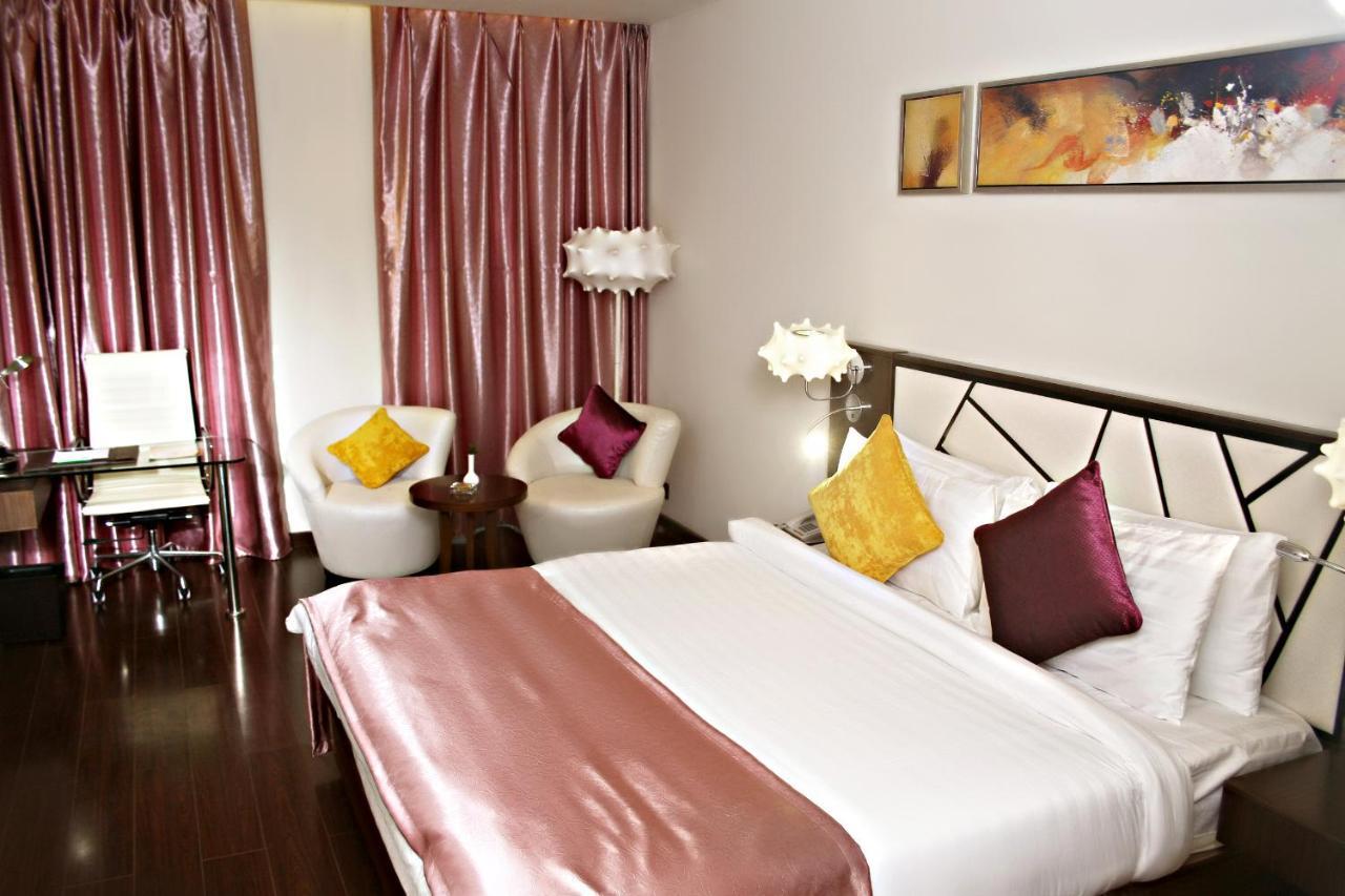 The Panache Hotel Патна Екстериор снимка
