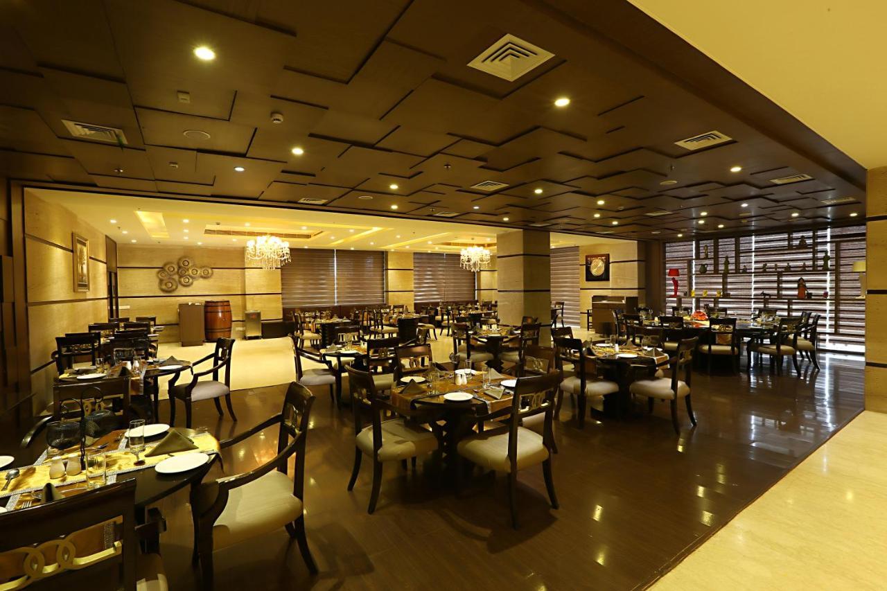 The Panache Hotel Патна Екстериор снимка